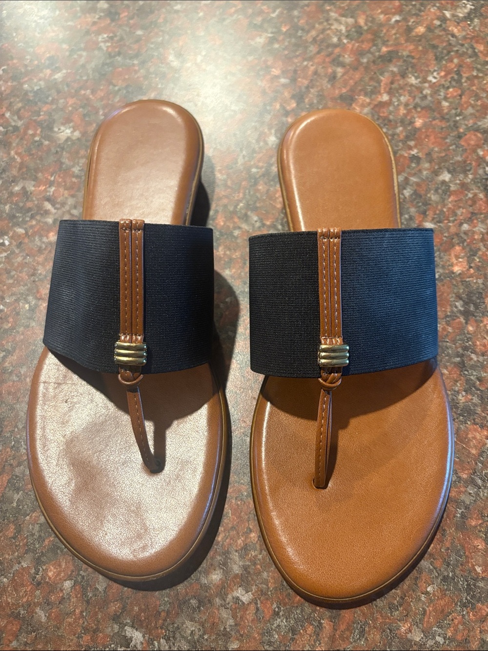 Italian Shoemaker Women's Brown and Black Wide-Band Toe-Post Sandals